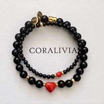 Bracelet avec un coeur en Corail et ses perles d'onyx Enéa