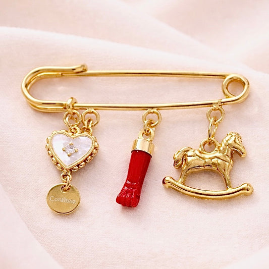 Broche de naissance Cœur – Porte-bonheur en Corail rouge