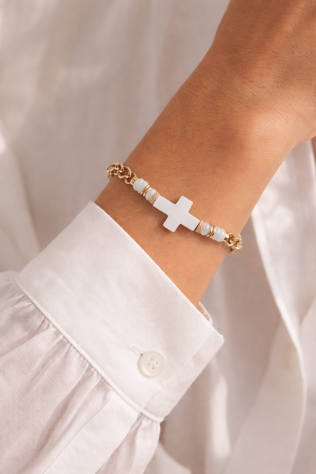 Bracelet Saveria – Croix nacre