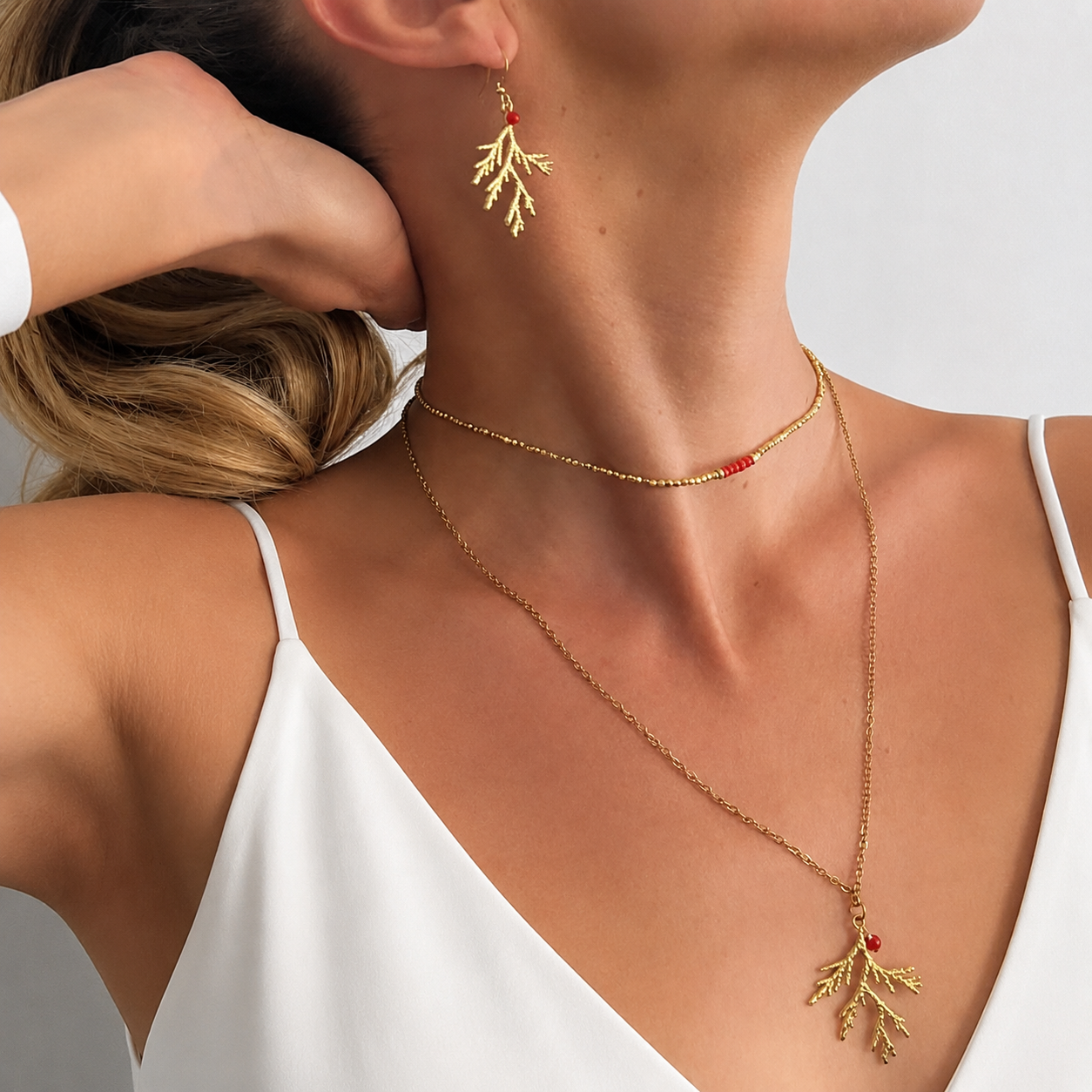 Collier avec son pendentif branche de Corail Ghju
