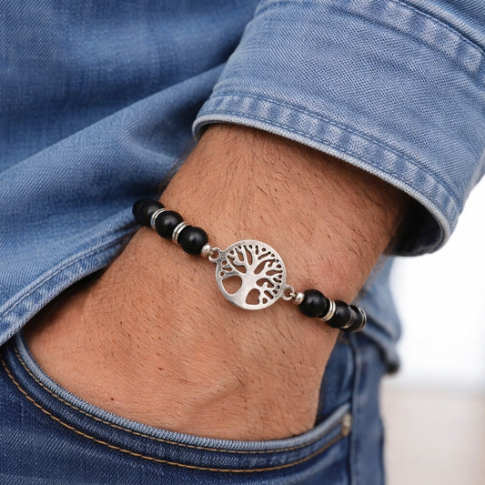 Bracelet homme Louis argenté porté avec Agate noire, arbre de vie en acier inoxydable et Corail rouge de Méditerranée