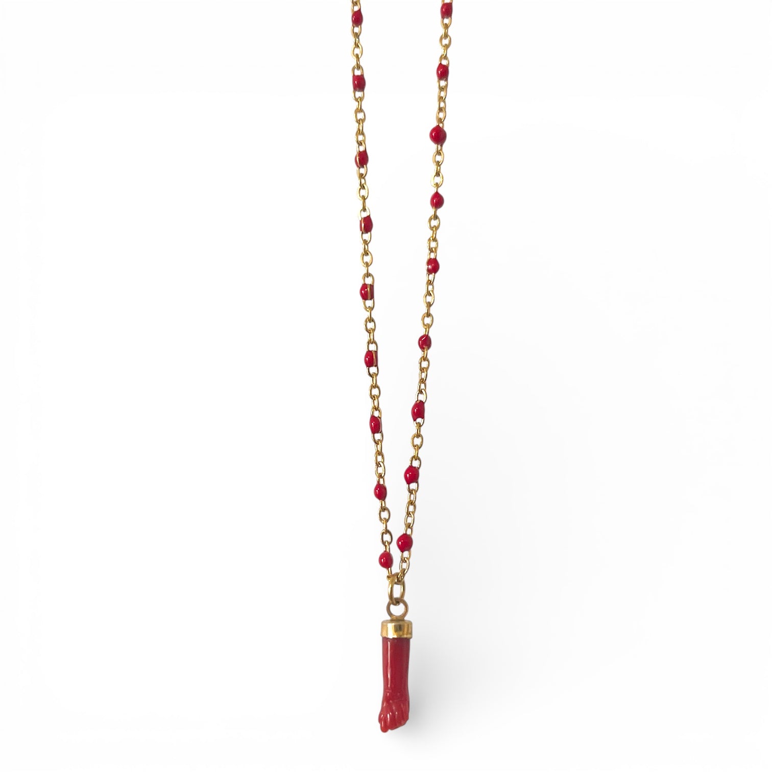 Collier femme Laora avec pendentif main en Corail rouge de Méditerranée et perles de corail sur chaîne en acier inoxydable doré